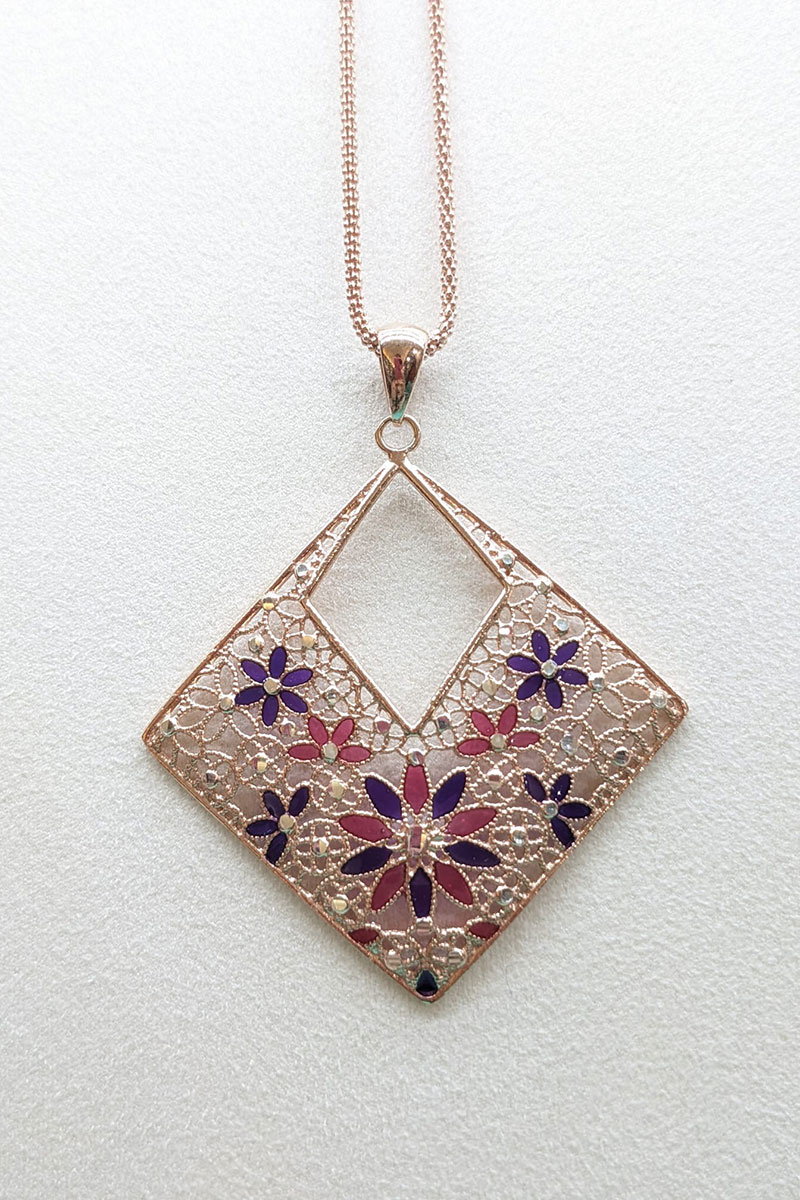 Pendente in filigrana d'argento e smalto cattedrale